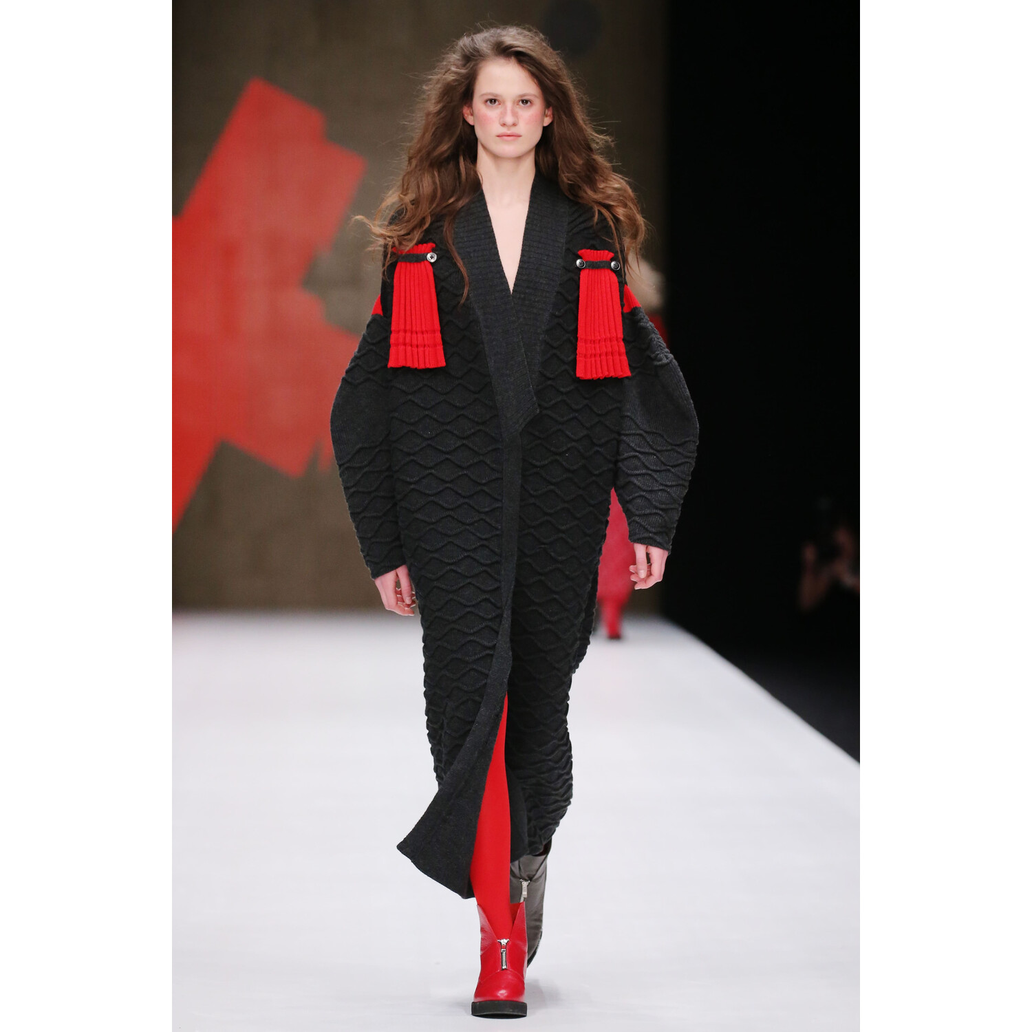 Фото KSENIASERAYA Fall 2018 Ready-to-Wear , Ксения Серая осень зима 2018 , Fashion show , неделя моды в Москве , MBFWRussia , Mercedes Benz Fashion Week , Mainstyles , Mainstyle